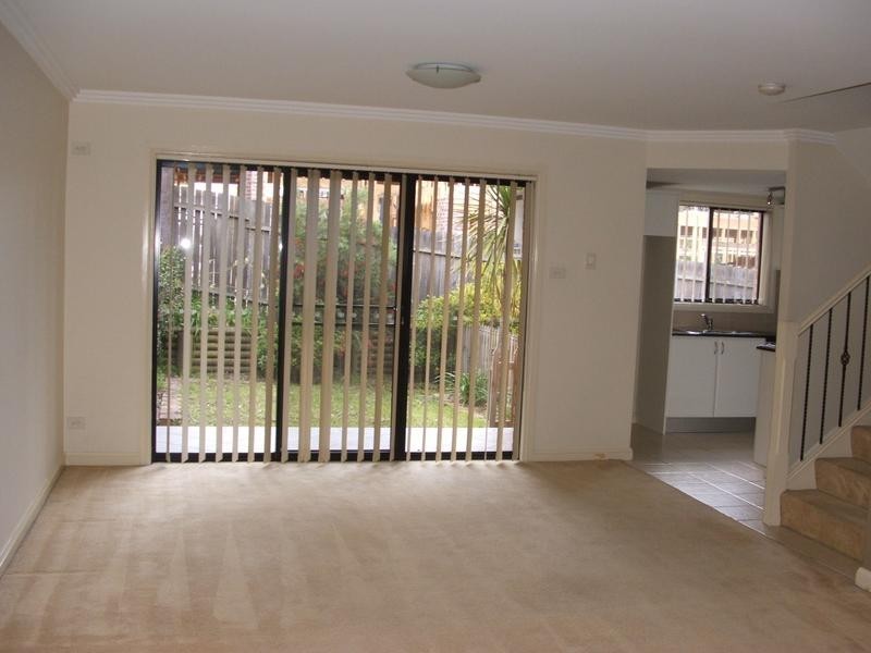 2/63 Old Northern Road, Baulkham Hills NSW 2153