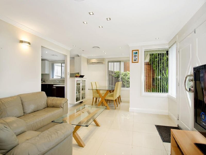 6 Rebecca Parade, Winston Hills NSW 2153