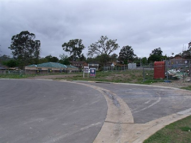 27 Ashmead Ave, Castle Hill NSW 2154