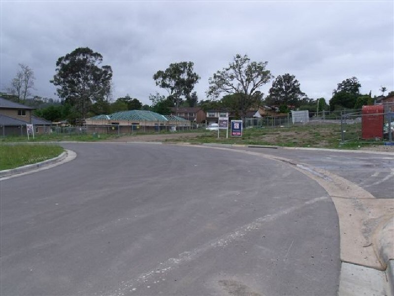 27 Ashmead Ave, Castle Hill NSW 2154