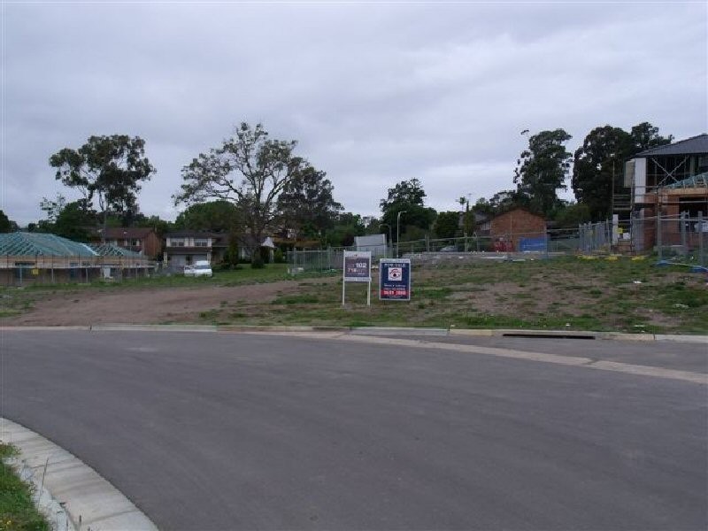 27 Ashmead Ave, Castle Hill NSW 2154