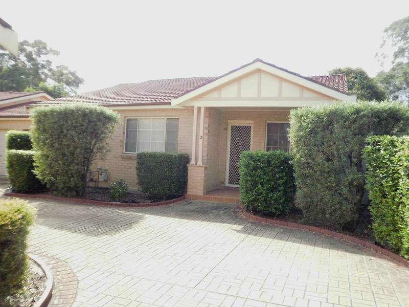 2/64 Ballendella Road, Toongabbie NSW 2146
