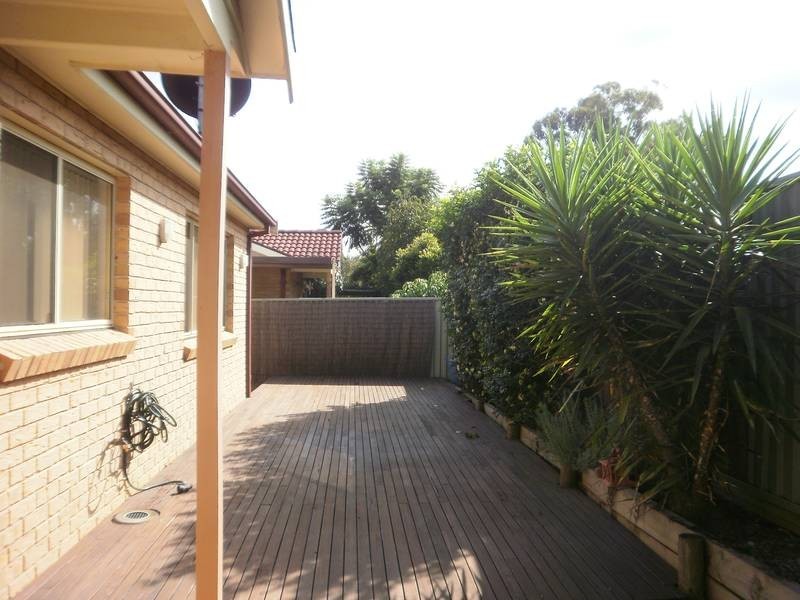 2/64 Ballendella Road, Toongabbie NSW 2146