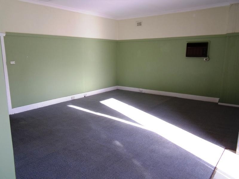 63 Windsor Road, Northmead NSW 2152