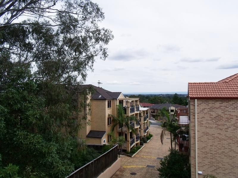 32/56-64 Dobson Crescent, Baulkham Hills NSW 2153