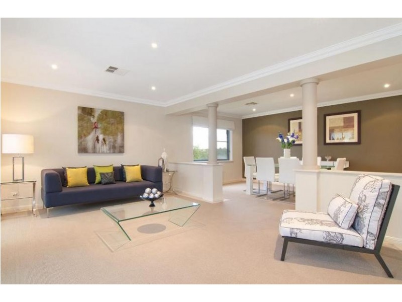 27 Cole Ave, Baulkham Hills NSW 2153
