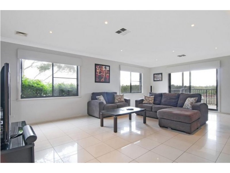 27 Cole Ave, Baulkham Hills NSW 2153