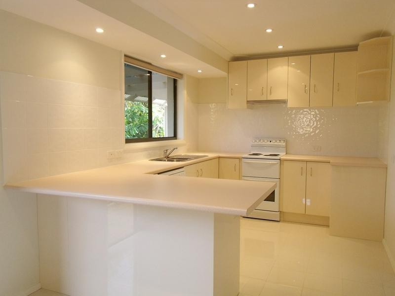 116 TAMBOURA AVENUE, Baulkham Hills NSW 2153