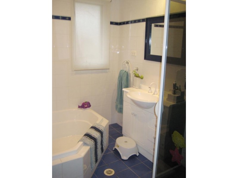 4 Bell Street, Toongabbie NSW 2146