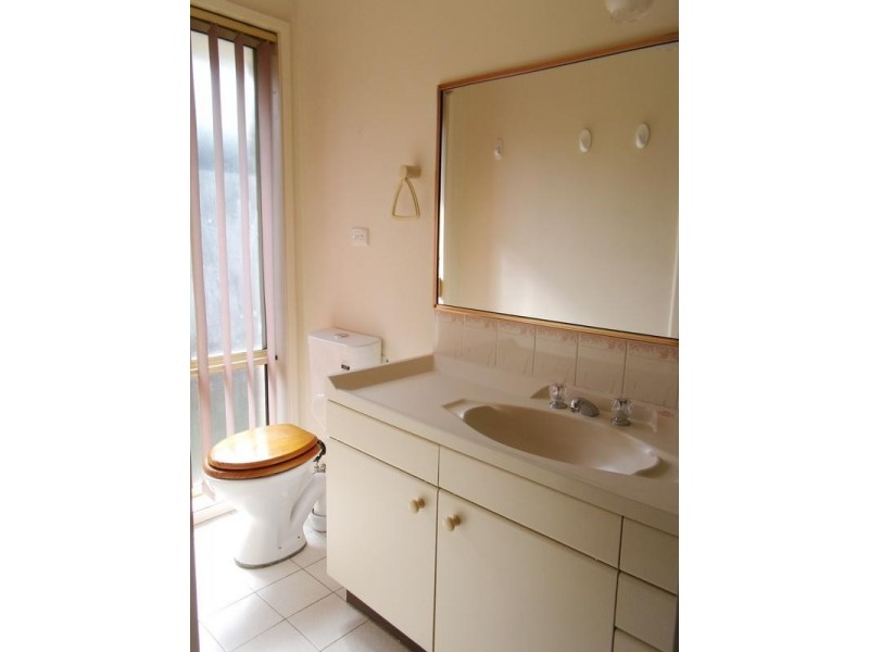 8 NOLA PLACE, Baulkham Hills NSW 2153