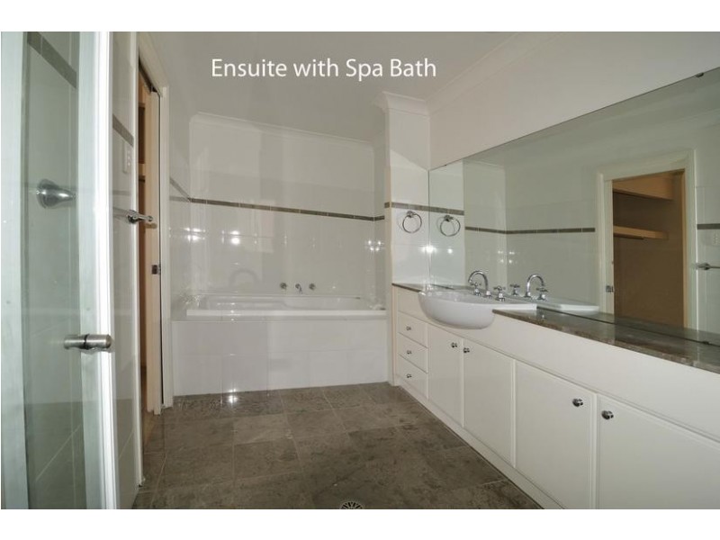 12 Linden Way, Bella Vista NSW 2153