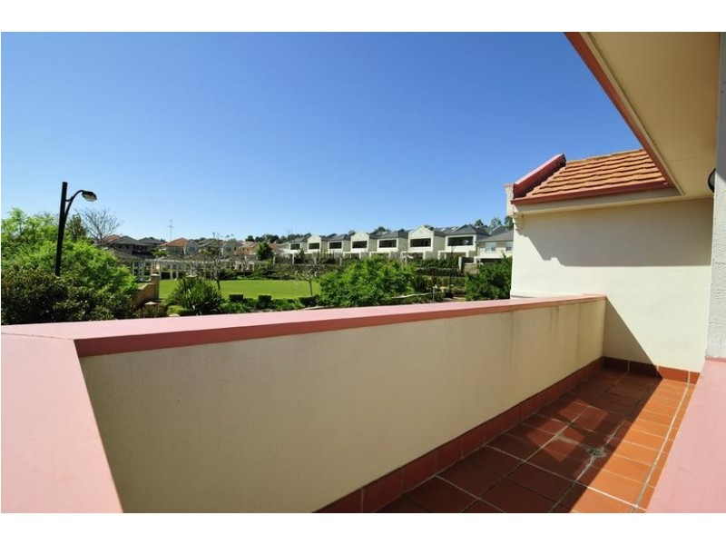 12 Linden Way, Bella Vista NSW 2153