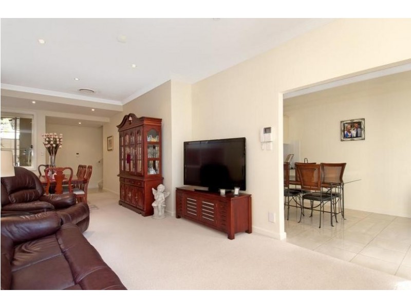 15 Jacqui Circuit, Baulkham Hills NSW 2153