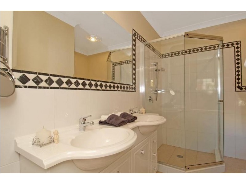 15 Jacqui Circuit, Baulkham Hills NSW 2153