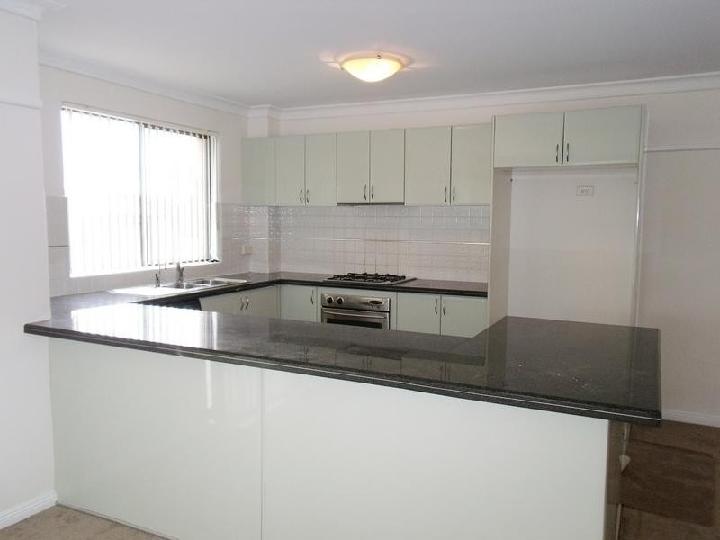 32/56-64 DOBSON CRESCENT, Baulkham Hills NSW 2153