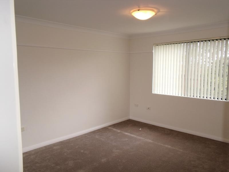 32/56-64 DOBSON CRESCENT, Baulkham Hills NSW 2153