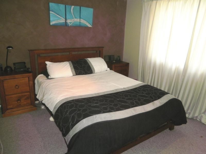 14 Desley Crescent, Prospect NSW 2148