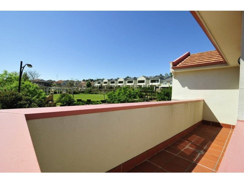 12 Linden Way, Bella Vista NSW 2153