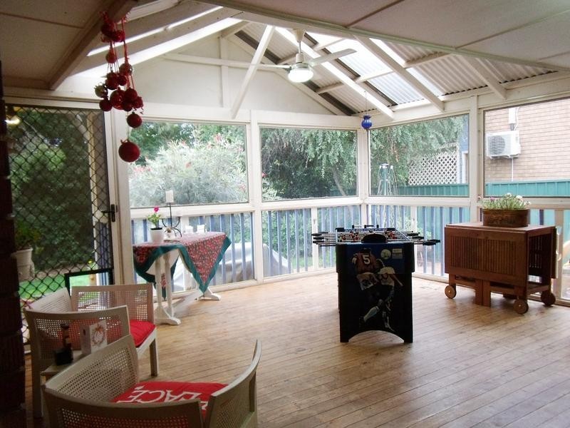 122 CAROLINE CHISHOLM DRIVE, Winston Hills NSW 2153