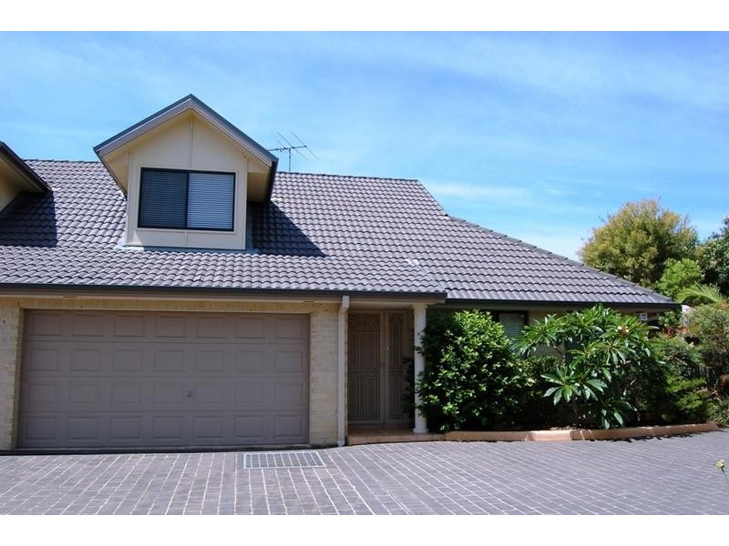 2/18 KENNETH AVENUE, Baulkham Hills NSW 2153