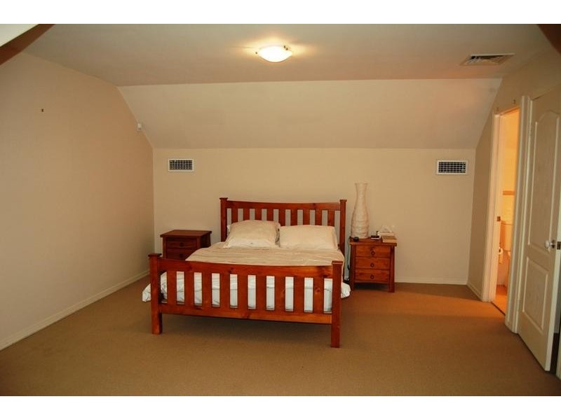 2/18 KENNETH AVENUE, Baulkham Hills NSW 2153