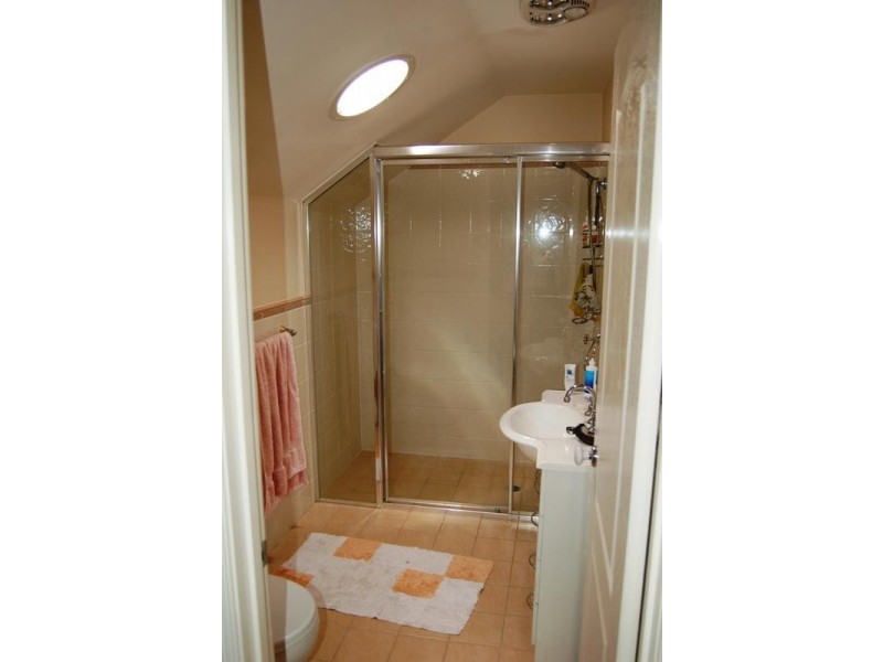 2/18 KENNETH AVENUE, Baulkham Hills NSW 2153