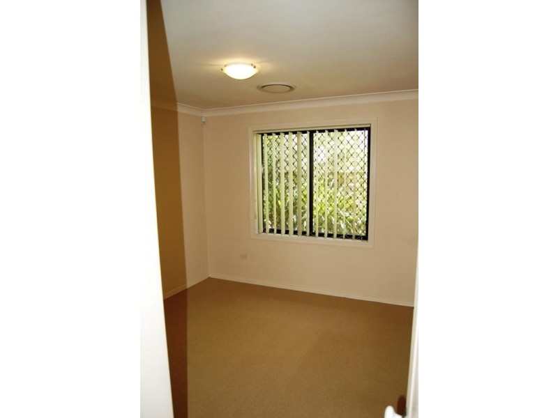 2/18 KENNETH AVENUE, Baulkham Hills NSW 2153