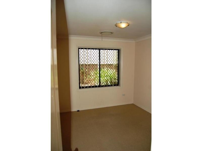 2/18 KENNETH AVENUE, Baulkham Hills NSW 2153