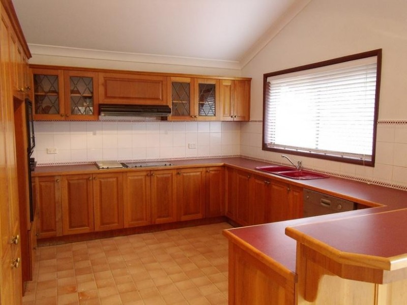 26 OAKDALE PLACE, Baulkham Hills NSW 2153