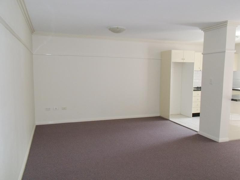 10/4-8 RUSSELL STREET, Baulkham Hills NSW 2153