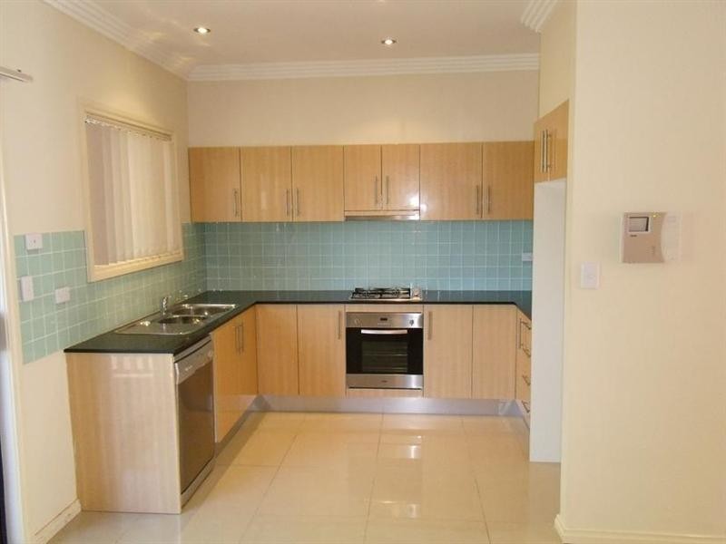 4/28-30 YATTENDEN CRESCENT, Baulkham Hills NSW 2153