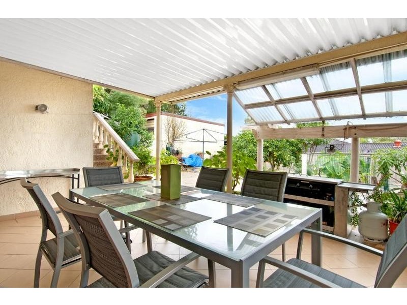 8 Buckleys Road, Winston Hills NSW 2153