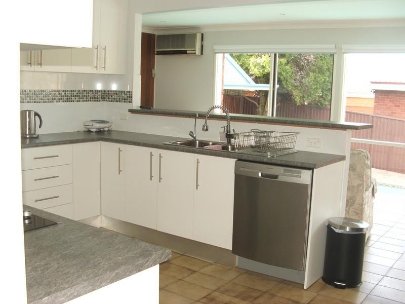 11 MULHERON AVENUE, Baulkham Hills NSW 2153