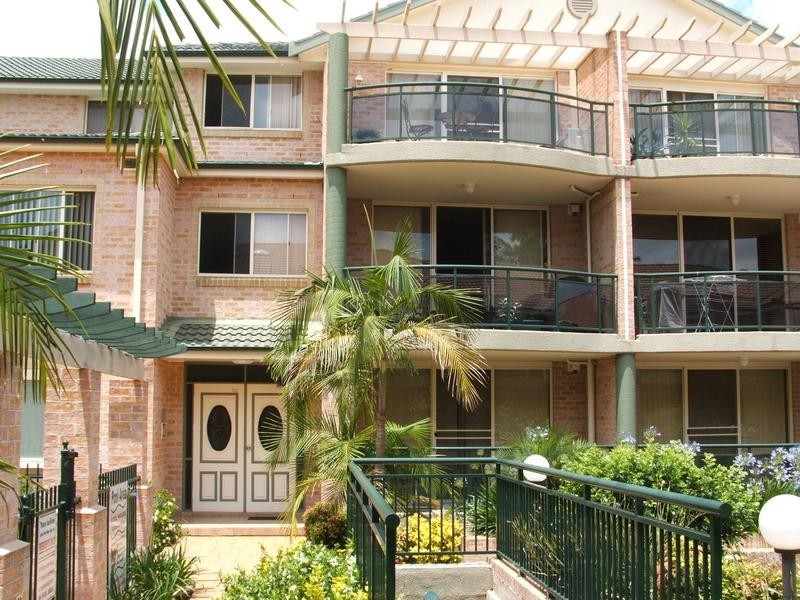 21/1 CHERITON AVENUE, Castle Hill NSW 2154