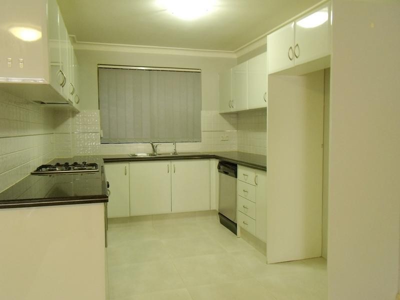 3/56-64 DOBSON CRESCENT, Baulkham Hills NSW 2153