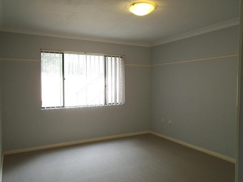 3/56-64 DOBSON CRESCENT, Baulkham Hills NSW 2153
