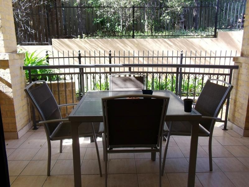 3/56-64 DOBSON CRESCENT, Baulkham Hills NSW 2153
