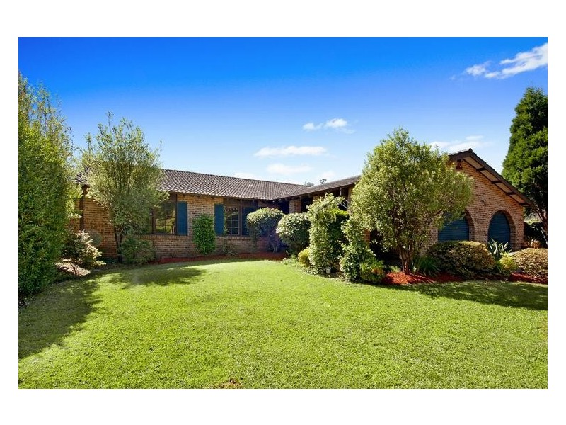 33 Lisa Crescent, Castle Hill NSW 2154