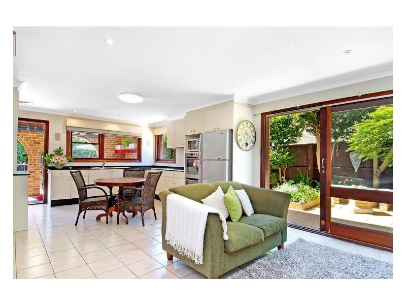 33 Lisa Crescent, Castle Hill NSW 2154