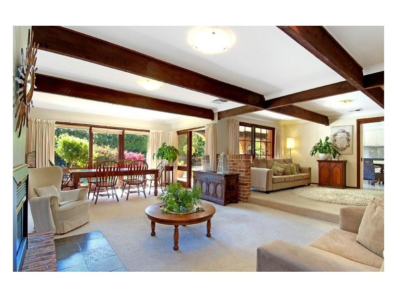 33 Lisa Crescent, Castle Hill NSW 2154