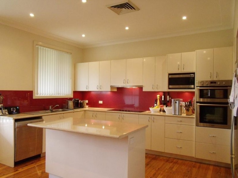 18 PALACE ROAD, Baulkham Hills NSW 2153