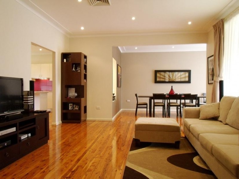 18 PALACE ROAD, Baulkham Hills NSW 2153