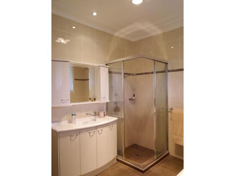 18 PALACE ROAD, Baulkham Hills NSW 2153