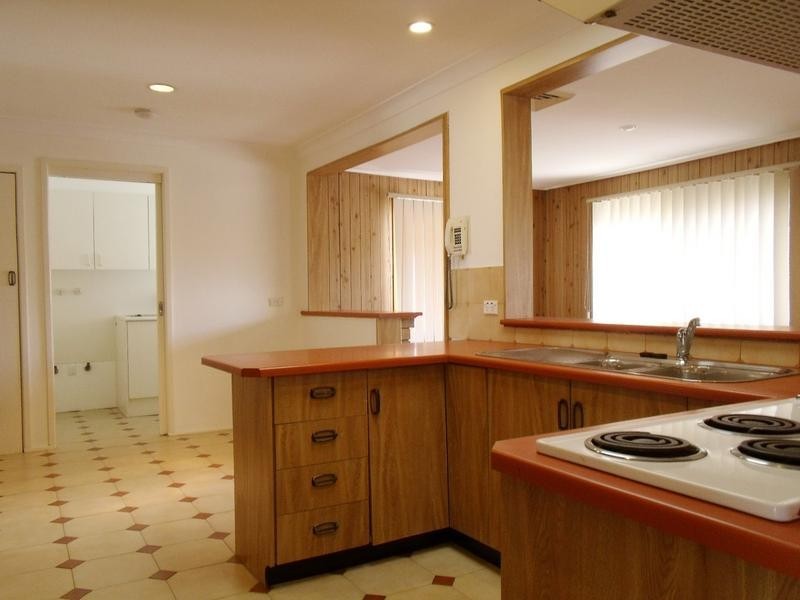 16 LOMOND CRESCENT, Winston Hills NSW 2153