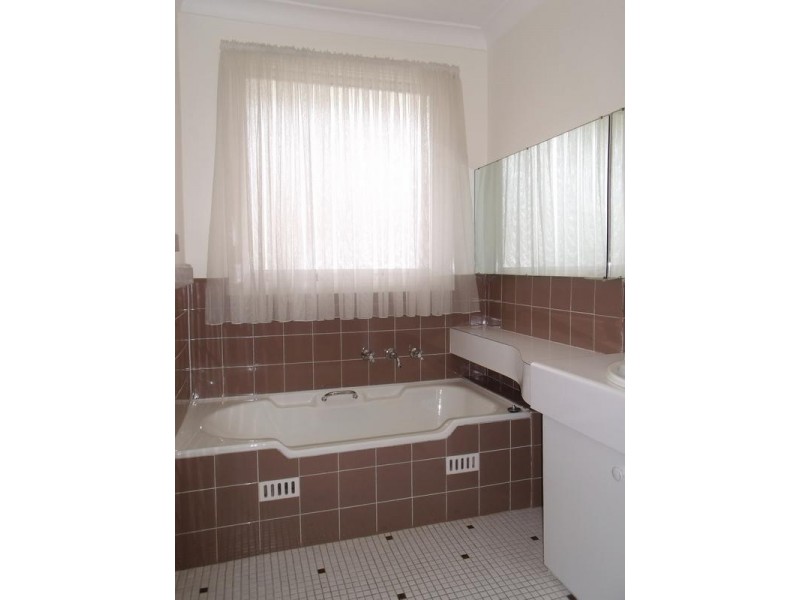 16 LOMOND CRESCENT, Winston Hills NSW 2153