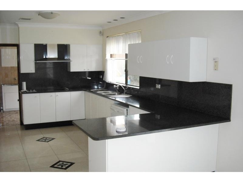 11 AMPHITHEATRE CIRCUIT, Baulkham Hills NSW 2153