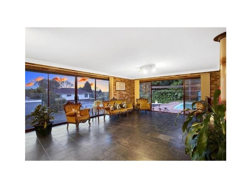 4 VICTOR CLOSE, Baulkham Hills NSW 2153