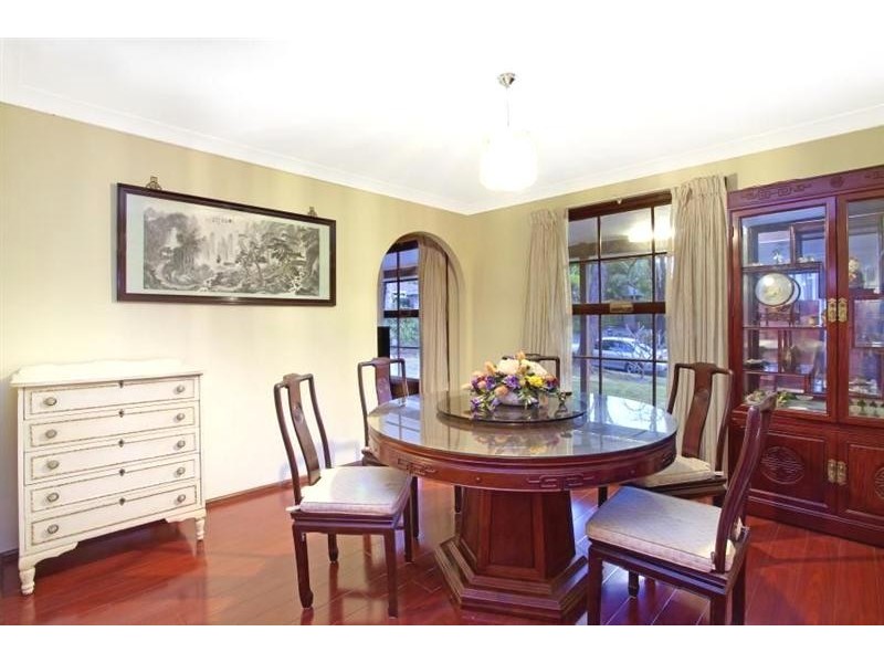 4 VICTOR CLOSE, Baulkham Hills NSW 2153