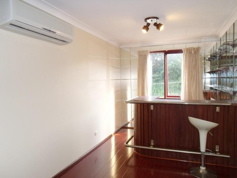 4 VICTOR CLOSE, Baulkham Hills NSW 2153