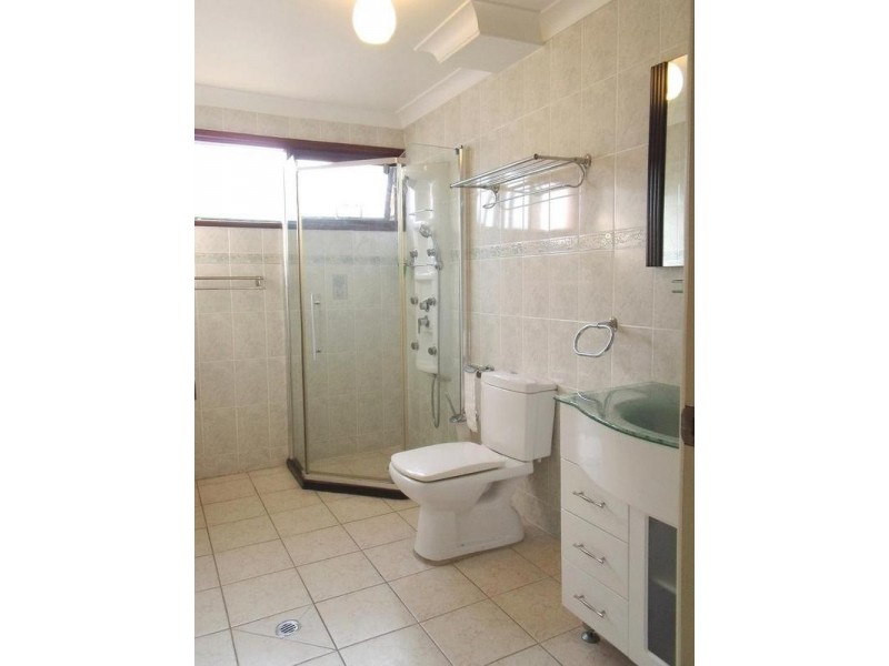 4 VICTOR CLOSE, Baulkham Hills NSW 2153
